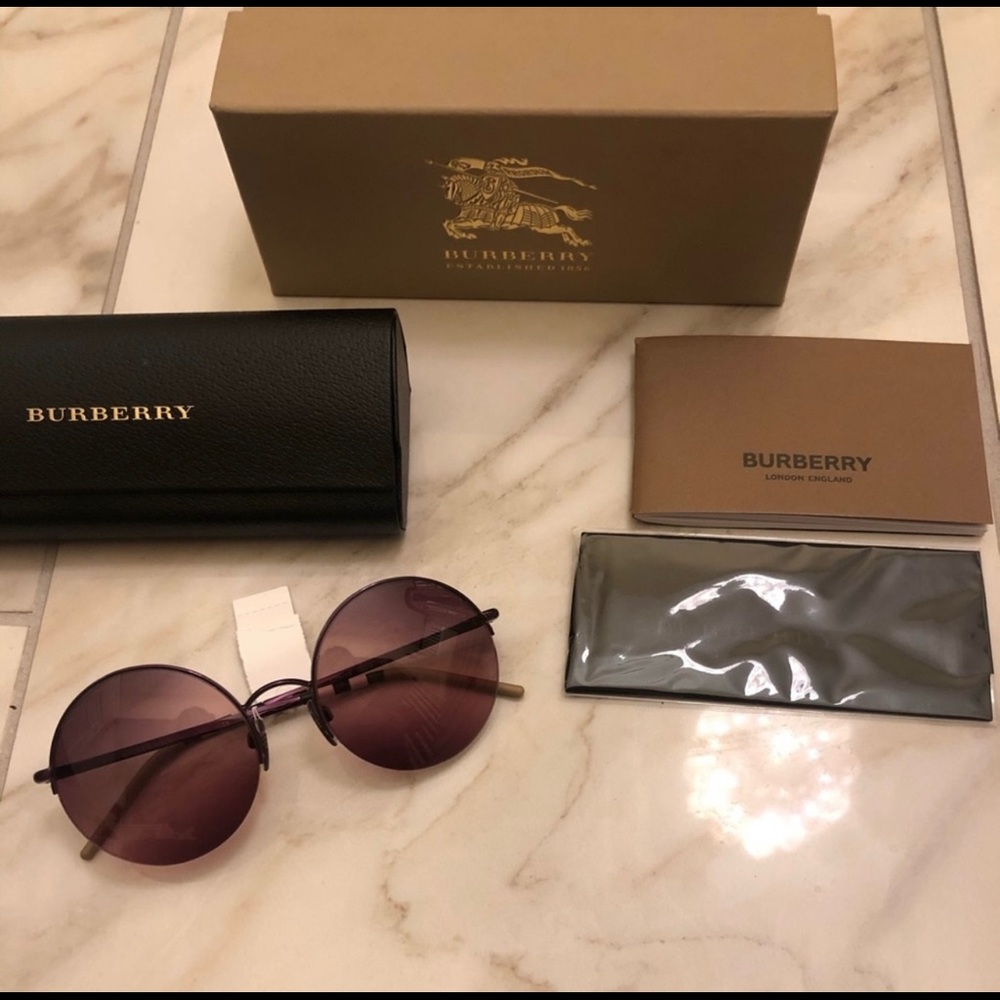 Gorgeous Burberry sunglasses